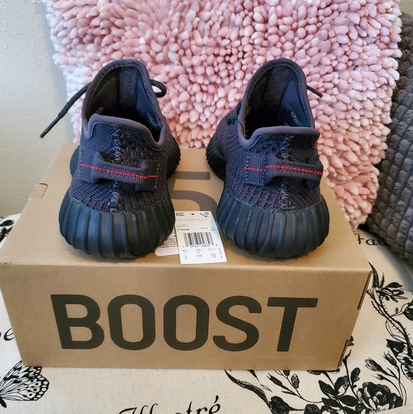 Yeezy Boost 350 V2 Triple black - Picture 4 of 6